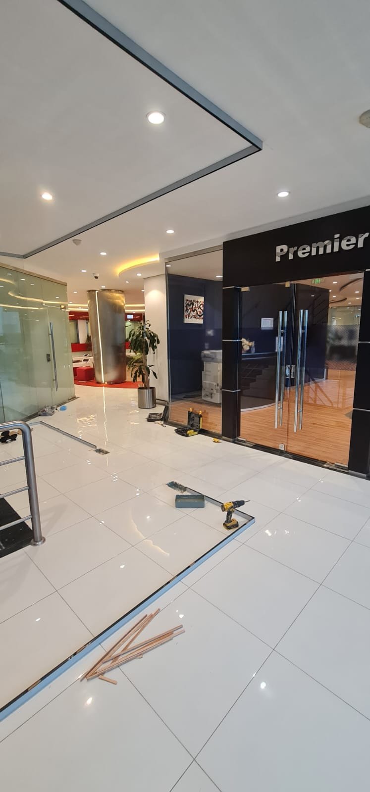 office-glass-partitions-tempered-glass-riyadh
